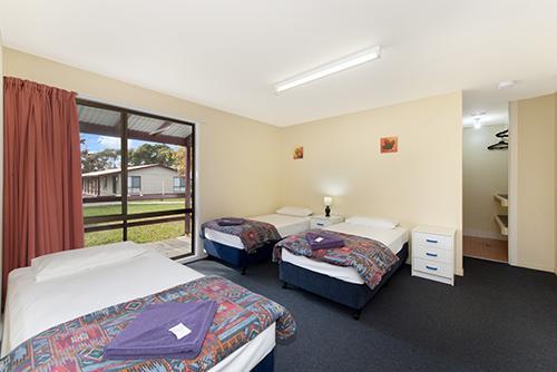 The Station Hotel Jindabyne Room photo