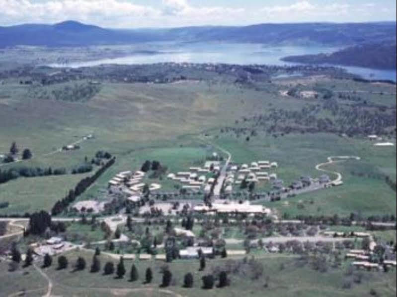 The Station Hotel Jindabyne Exterior photo